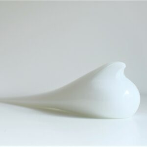Tourterelle d'Istanbul blanche en verre par l'artiste Meral Deger