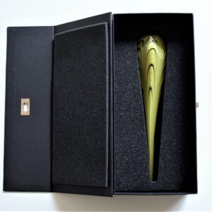 Tourterelle d'Istanbul jaune en verre par Meral Deger