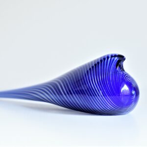Tourterelle d'Istanbul bleu cobalt en verre par Meral Deger