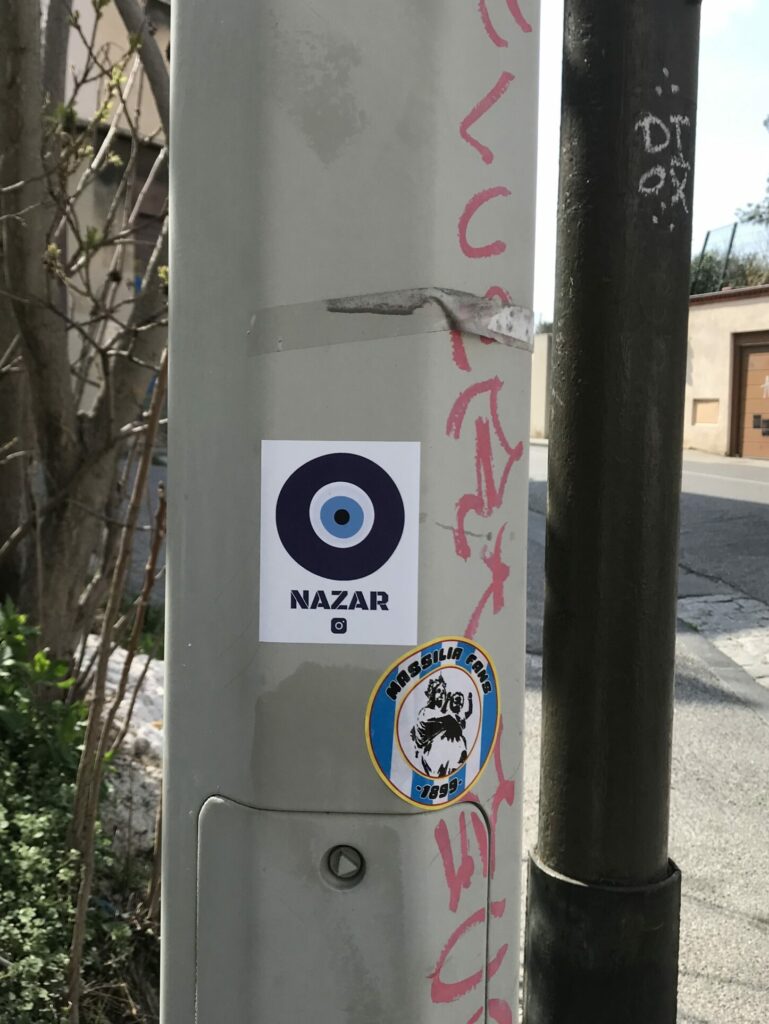Une des étiquettes Nazar dans les rues de Marseille