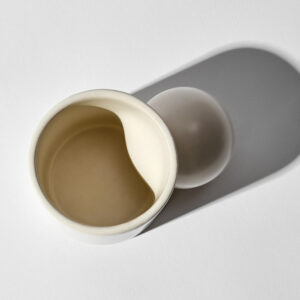 Tasse Pablo+ écrue, en céramique par Edetri