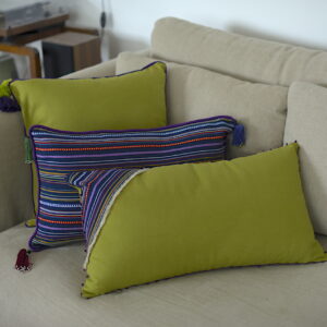 Coussin "Lale" rectangle, bleu et violet aux rayures colorées