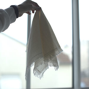 Serviette de table faite à la main, en soie, couleur crème