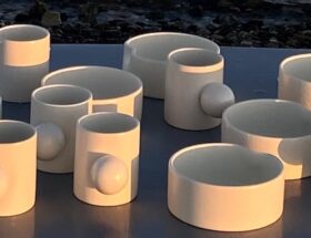 Les céramiques faites main d'Edetri au coucher du soleil